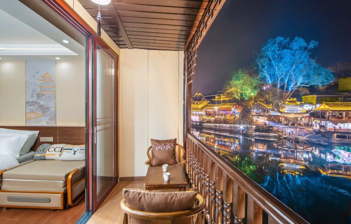 FengHuang Mengqi stilted building river view homestay（Phoenix Ancient Town Hongqiao Store）