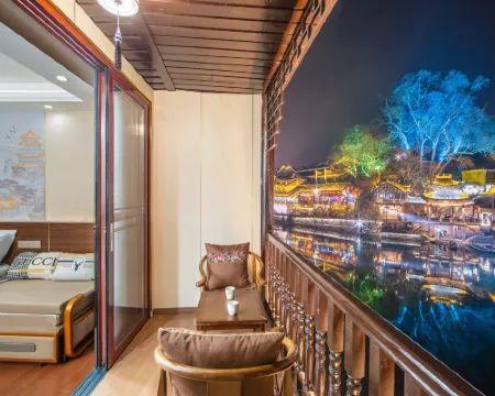 FengHuang Mengqi stilted building river view homestay Hotels in Fenghuang