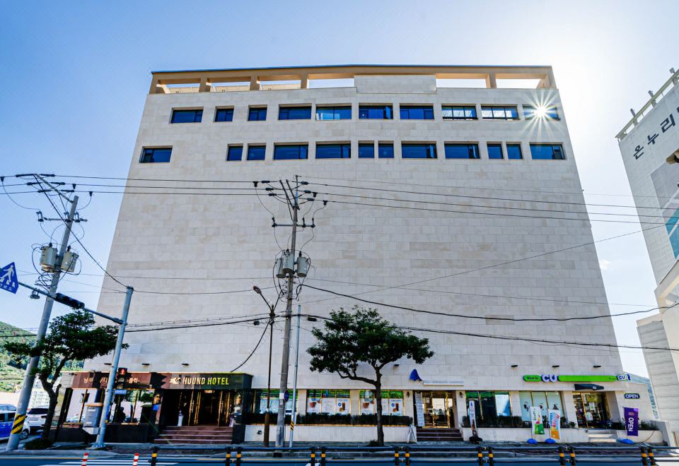 3. 하운드호텔 장승..