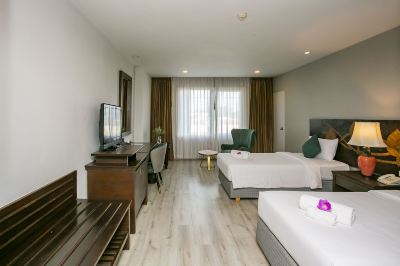 Deluxe Empress Twin Room Empress Pattaya Hotel Photo