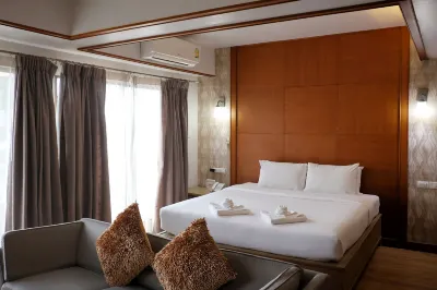 Nonthaburi Palace Hotel Hotel in zona Yaek Tiwanon
