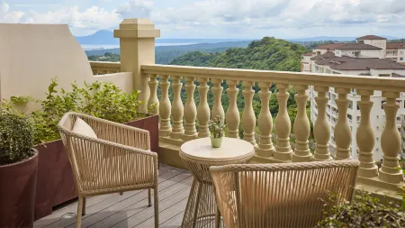 Twin Lakes Hotel near Tagaytay