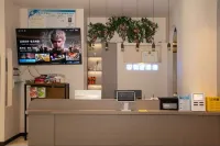 Rongyue Qingju Hotel (Henan Qinghua Chinese-English School) Hotels in Xihua