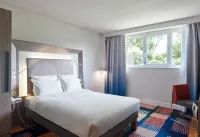 B&B HOTEL Cergy Port Hôtels à : Pontoise