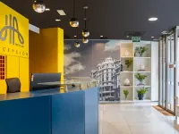 Aparthotel Quo Eraso Hotels near Concha Espina Metro Station