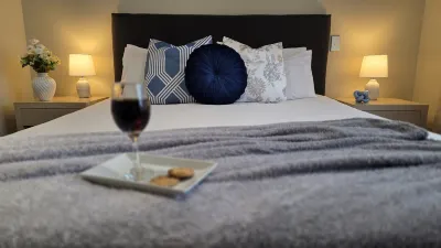 Tower Junction Motor Lodge- Motel with Airport and Railway Station Shuttle Service โรงแรมใน