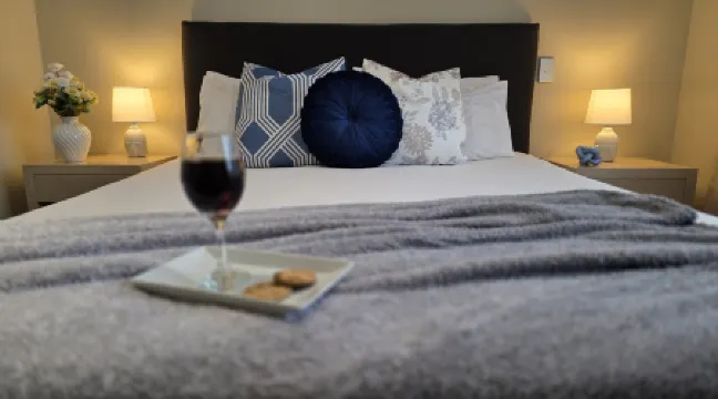 Tower Junction Motor Lodge- Motel with Airport and Railway Station Shuttle Service