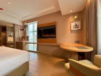 Xinjunyue Minzu Hotel Hotel dekat Luohe Railway Station