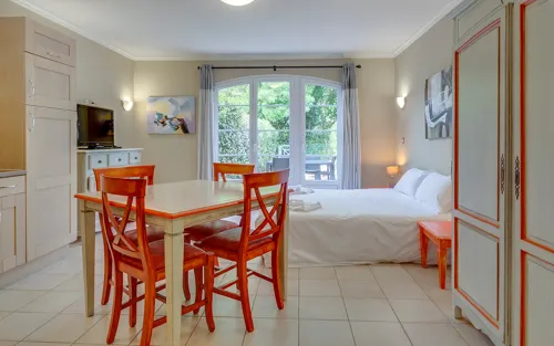 Vacancéole – le Domaine de Camiole Hotel di Fayence