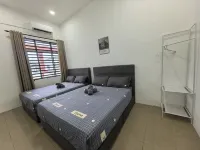 Homestay Sungai Karangan Near Inokom Hotels in Padang Cina