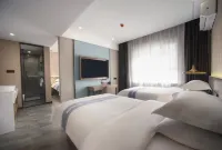Urban Garden Hotel (Yili Kuytun Railway Station)