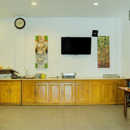 Townhouse Oak Palembang Near Jembatan Ampera Formerly Azzura Hotel