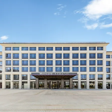 Mercure Hotel (Putuoshan Airport Zhujiajian Centipede Zhi Wharf)