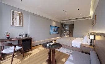 QIANNA HOTEL GLORIOUS(Xinyang High Speed Railway East Station)