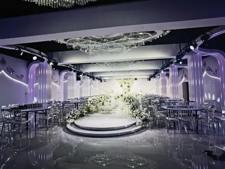 Xinzhou Shixi Grand Hotel (Xinzhou West Station) Отели рядом с достопримечательностью «Xiurong College»