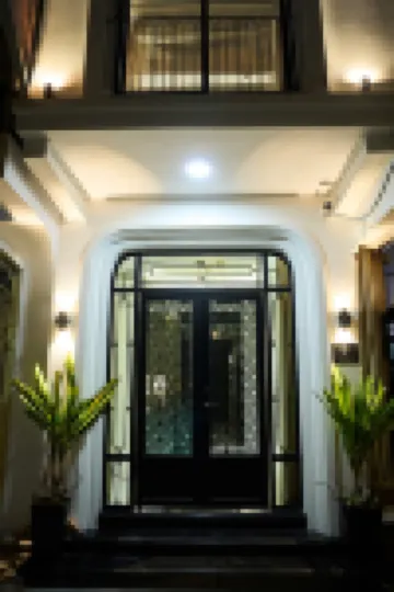 Home by La Sinfonía Trieu Viet Vuong Hotels near Thien Quang Lake