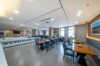 Ruiyang Crown Hotel