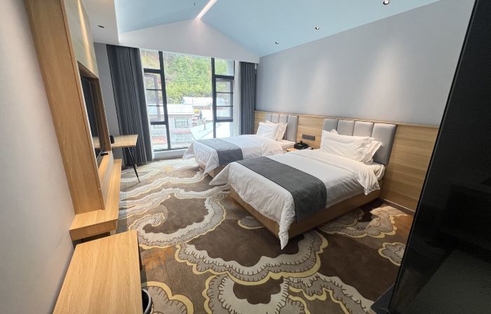 Yadong Shanghai Huayuan Hotel