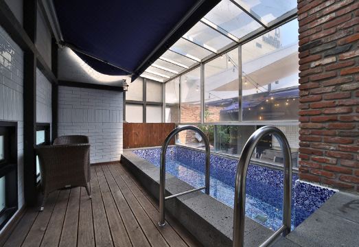 호텔 객실 내부 이미지