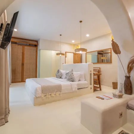 White Goose Boutique Hotel Отели рядом с достопримечательностью «Пляж Берава»