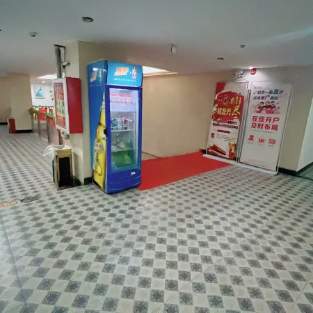 Hongtai Business Hotel Jiujiang (Yanshuiting Jiulong Plaza Branch)