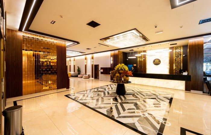 Grand Astoria Hotel