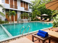 The R&B Boutique - Infinity Pools