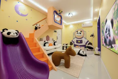Panda Youkong Designer Suite Homestay (Chengdu Panda Base) Các khách sạn gần Trung tâm Nghiên cứu Nhân giống Gấu Trúc Thành Đô