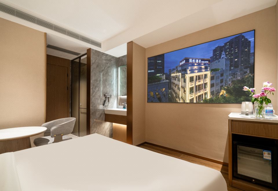 유엘리 호텔 외관 야경