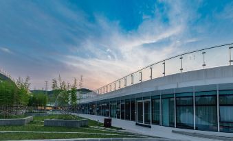 Huzhou Xisai Zhenyue Resort Hotel