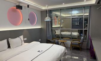 Qingzhen Platinum Hotel (Yunling Middle Road Branch)