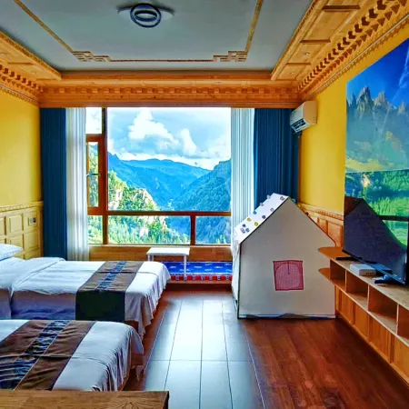 Green Grain Moments · Cloudview Homestay (Zhagana Scenic Area)