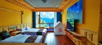 Green Grain Moments · Cloudview Homestay (Zhagana Scenic Area)
