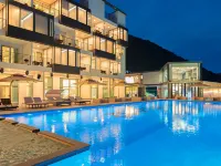 Casa 32 Hotels near Interactive Art Museum