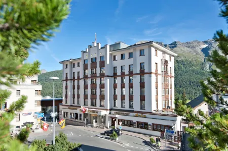 Hotel Schweizerhof St. Moritz Отели в г. Санкт-Мориц