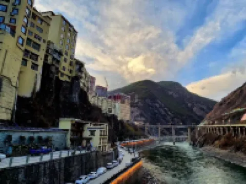 雅江晚舟酒店 雅江酒店