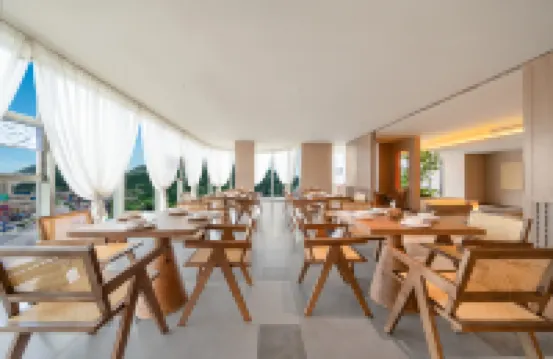 貓的遠方YOUNG·IS·FASHION設計師民宿（安順學院高鐵西站店）