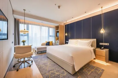 Siji Business Hotel (Guangzhou South Railway Station Huijiang Subway Station)