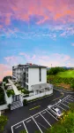 Cheerful Hotel（Hengdian World Studios branch） - con vista montagne