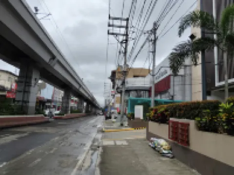 Home Me Suites at Aurora Escalades Cubao/Near LRT-2