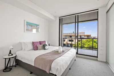 Ryde Serenity – Sleek Apartment by the River Hotels in der Nähe von TAFE NSW Ryde