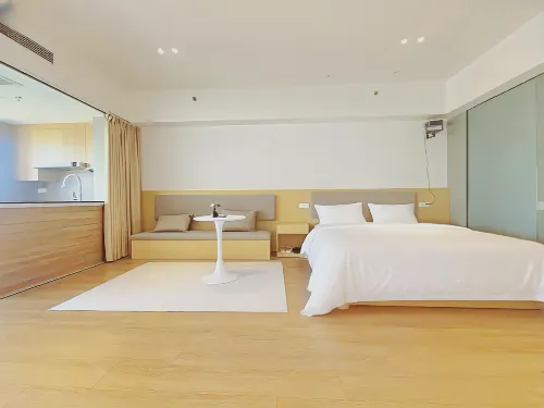 Yunqi Movie Hotel (Kunshan High-Speed Rail South Station Tianhong Shopping Center)