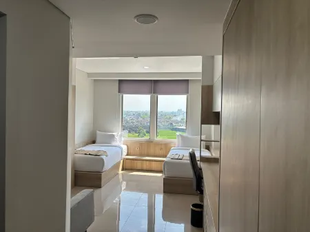 University Hotel UMY Отели в г. Kasihan