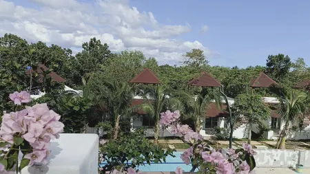 La Bonitovilla Отели рядом с достопримечательностью «Best Sunset Hermit Beach»