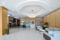 Manzhou Hotel (Lixian Wanda MGM Branch) Hotels near Jia Mountain