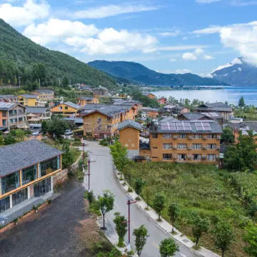 Lugu Lake Scenic Area Canglanju Homestay