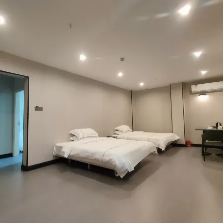 Jinyu Business Hotel (Yuekelong Department Store)
