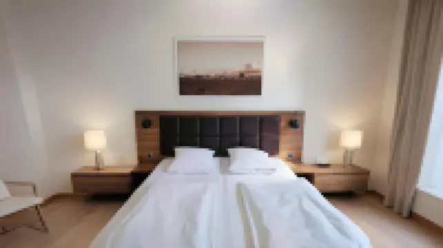 แดนเซ็นเตอร์ โรงแรม ยอมฟรู อาเน