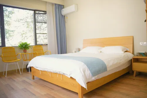 Baiyang Wharf Guesthouse