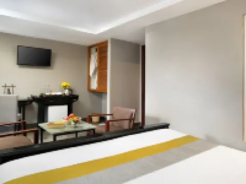 Dusit Hotel Siem Reap Hotels near Angkor National Museum